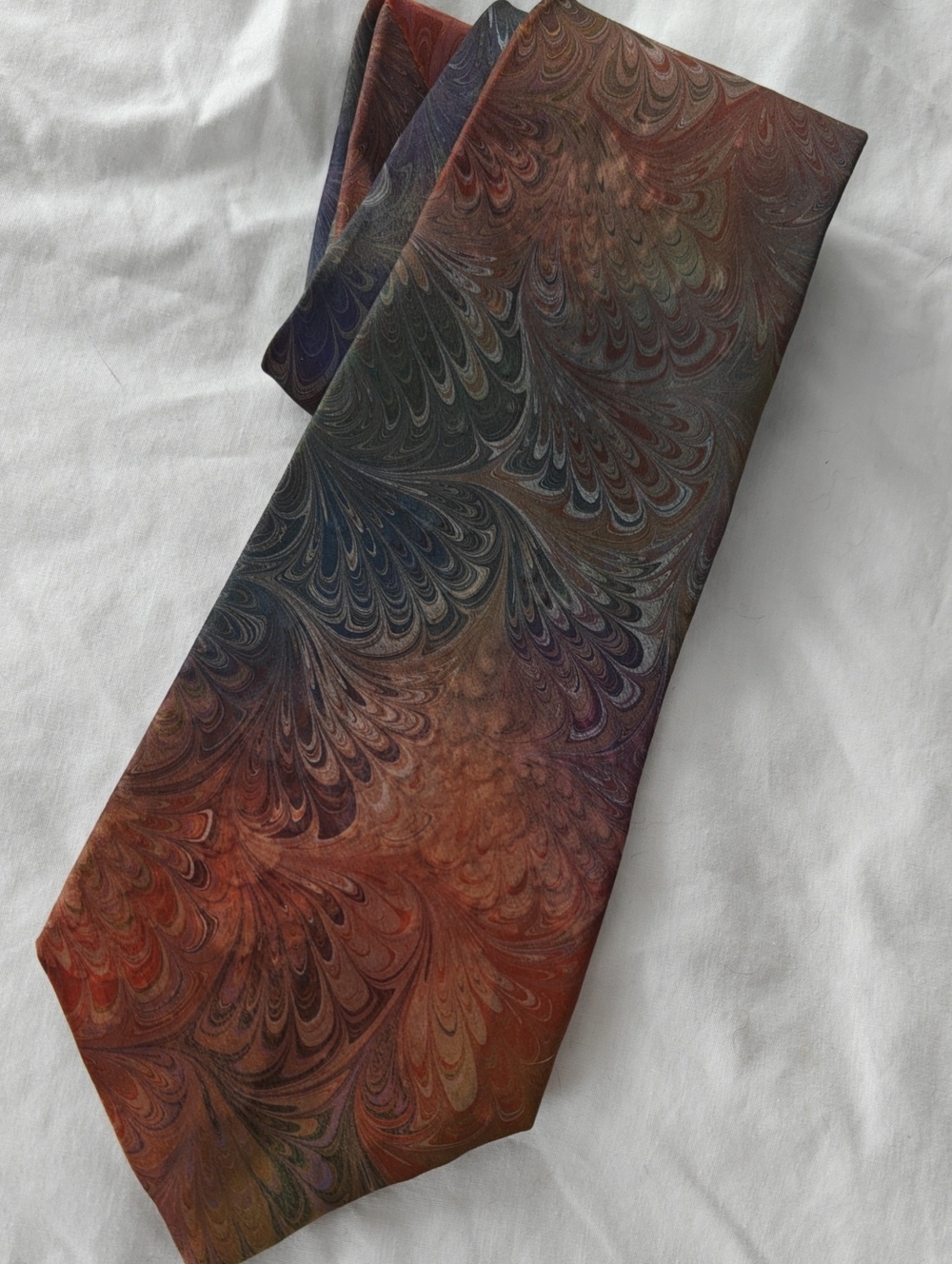 Men's Handcrafted Silk Tie And Suspenders Set - Picture 2 of 16